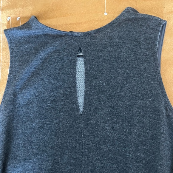 Gray Sleeves Mini Shift Dress with High-neck and keyhole back size small - Picture 5 of 7